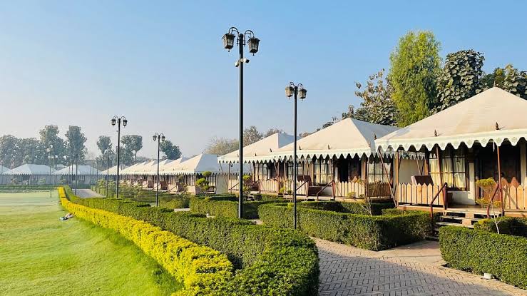 Dev Deepawali Tour Package Luxury Cottage